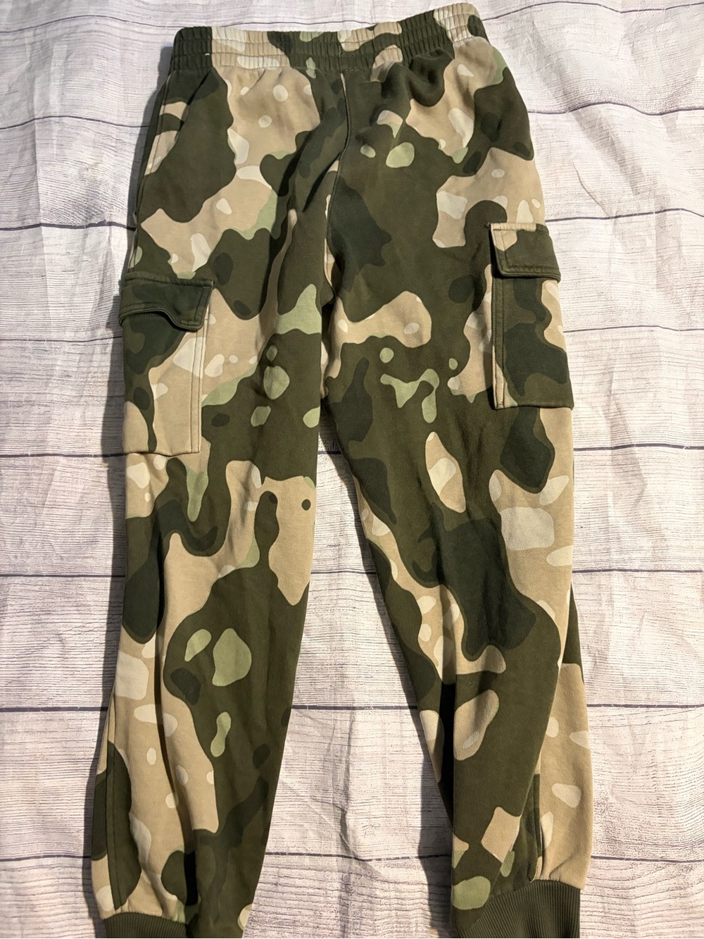 Nike Kids Camo Cargo Sweatpants in Green and Tan L